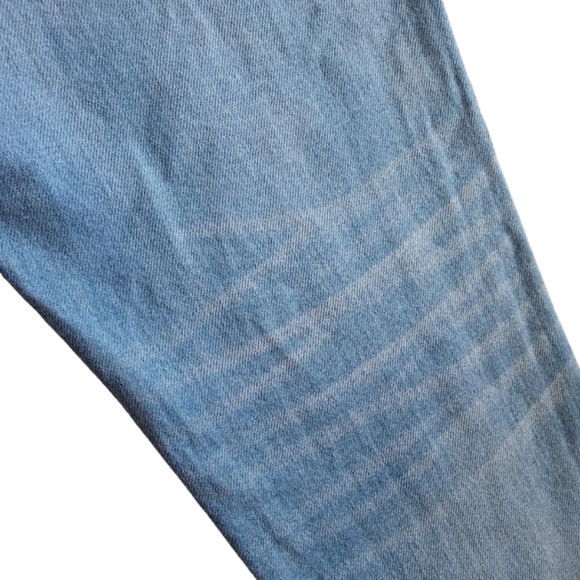 AMERICAN EAGLE Hi-Rise Girlfriend Distressed Jeans - Picture 10 of 11